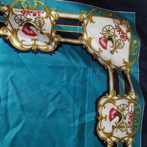 Royal Carriage Horse Print Scarf – Women’s Vintage 100% Polyester 35"x35" Scarf - Picture 5 of 8